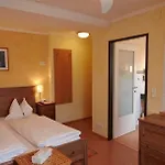 Vendégház Mozarts Salzburg City Retreat 3*